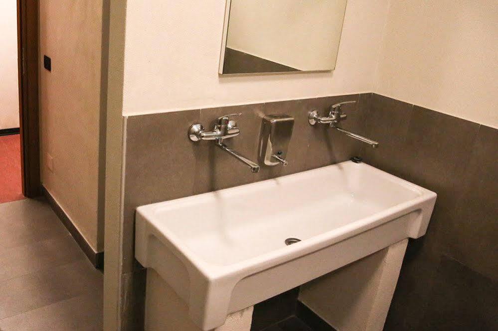 Merone Oasi Hostel מראה חיצוני תמונה
